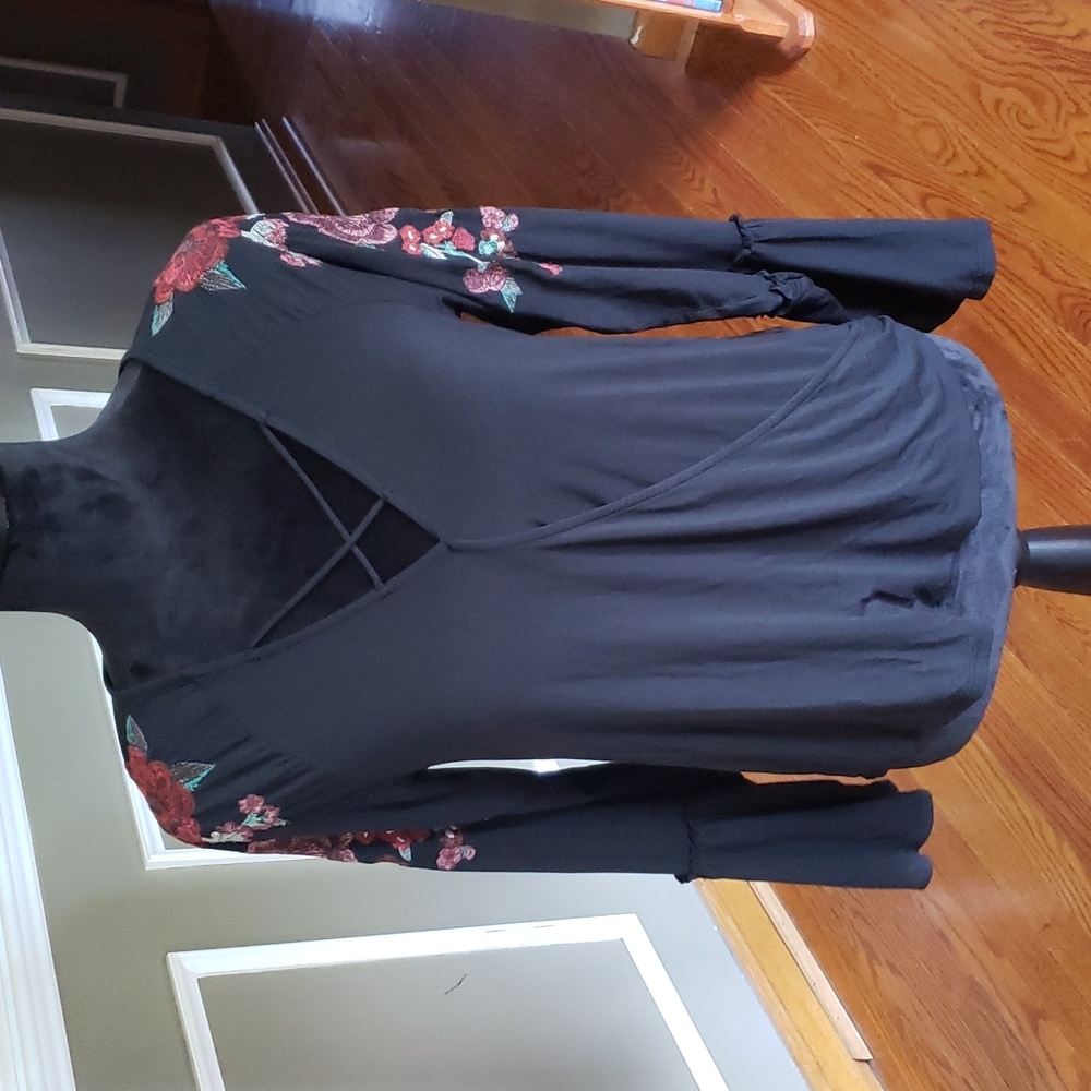 AEO Embroidered Wrap Top - Picture 1 of 9